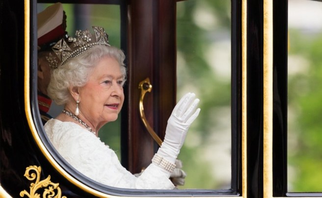 happy new year, queen elizabeth ii, new year london, british royalty, british royal family, the royal family, royal family gb, royal family news, royal family, happy new year 2019, new year, new year's eve, new year 2019, goodbye 2018,
